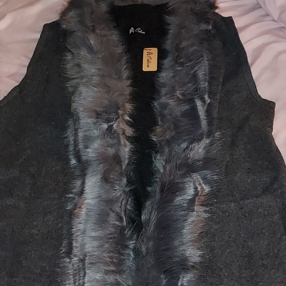 ODIVA OS gray fur lined sleeveless cardigan